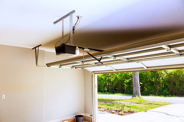 Top rated local Garage Door Panel Replacement specialists in Houston, MS